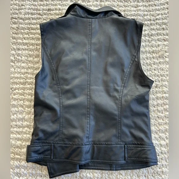 ARDEN B Black Faux Leather Moto Vest Silver Zipper Sleeveless Jacket Medium - Picture 9 of 9